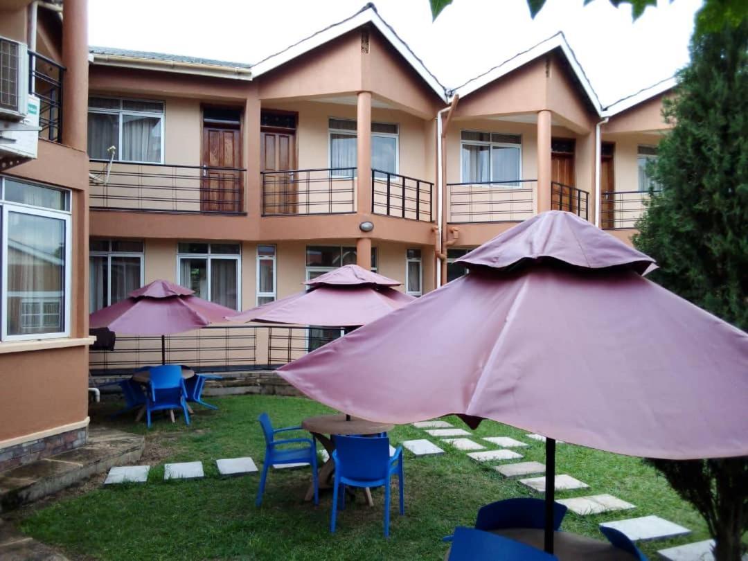 Westcliff Hotel Lira 外观 照片
