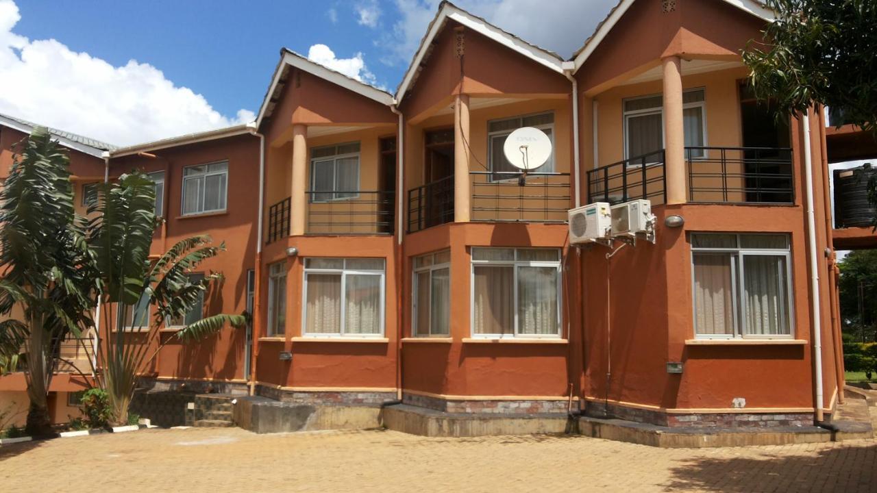 Westcliff Hotel Lira 外观 照片