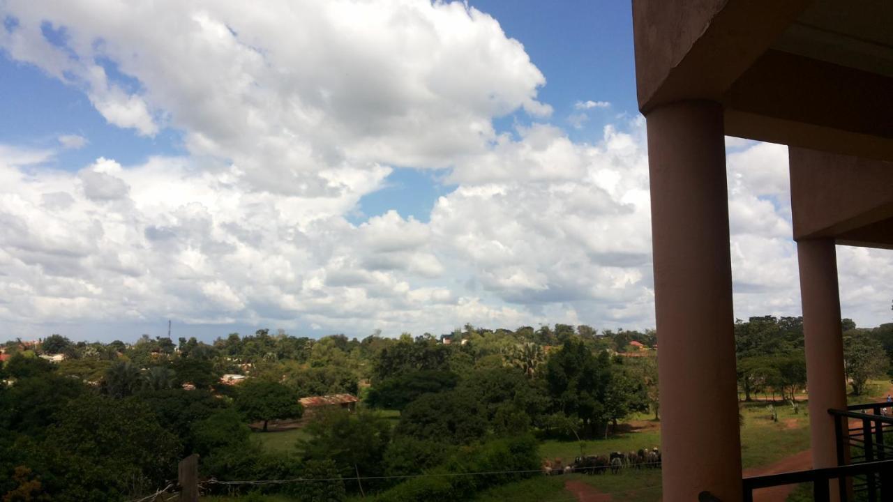 Westcliff Hotel Lira 外观 照片